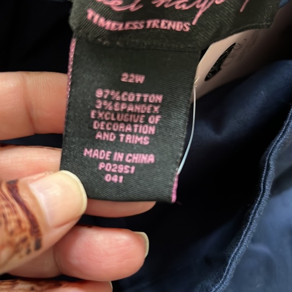 Isabel Hayley Timeless Trends navy cotton cropped pants red racer stripe NWT - Picture 5 of 5